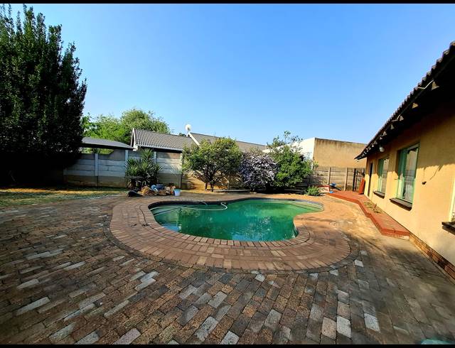 4 BEDROOM HOUSE FOR SALE IN BRAKPAN NORTH
